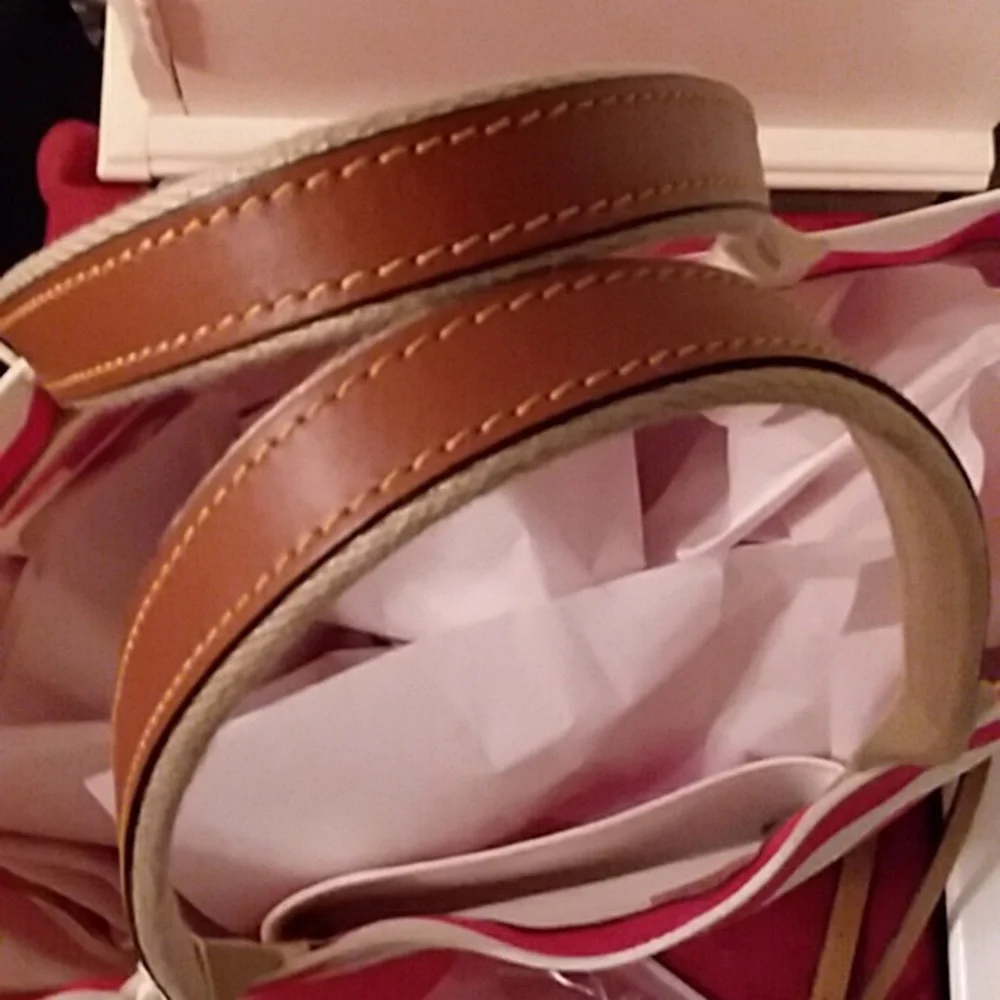 🎆 Sale NEW Dooney & Burke Red/White Large TravelTote/Great for Shopping/Beach - Picture 5 of 10